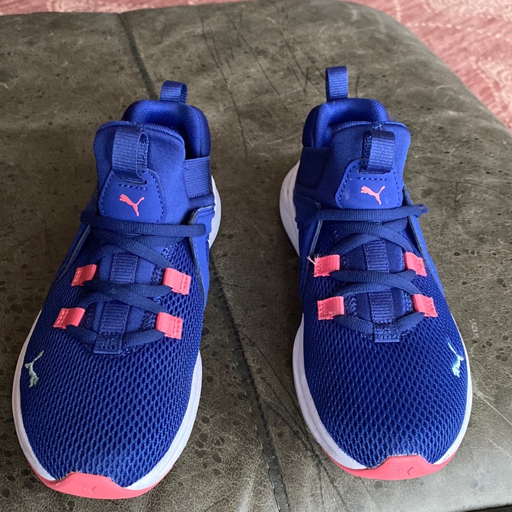 PUMA girls size 2 sneakers